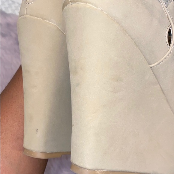 Ladder Cut-Out Wedge Heels - Picture 5 of 5